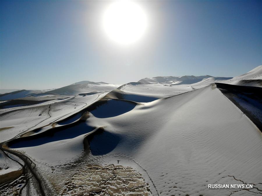 Зима в пустынном оазисе на северо-западе Китая