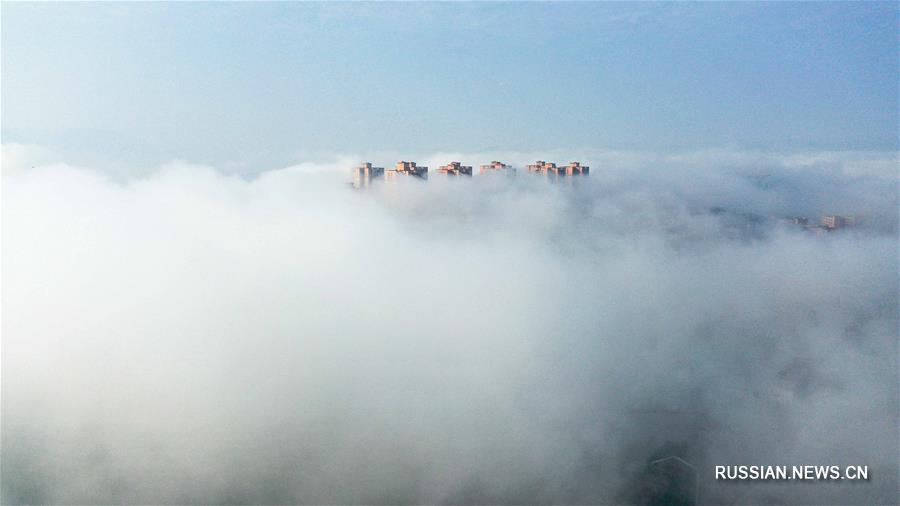 Сказочный адвективный туман над Тунжэнем