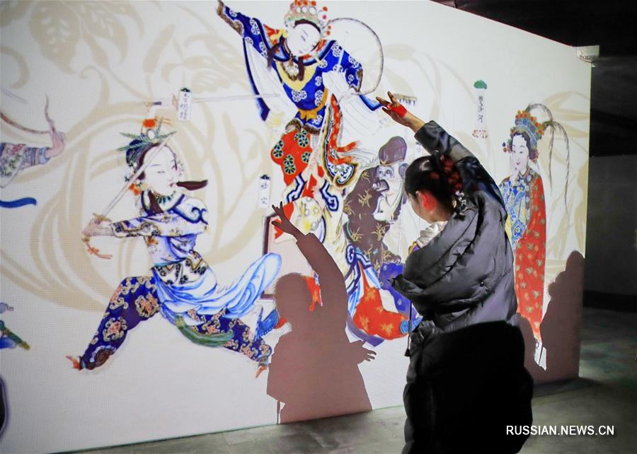 В музее "Гугун" открылась цифровая интерактивная выставка "Новый год во дворце"