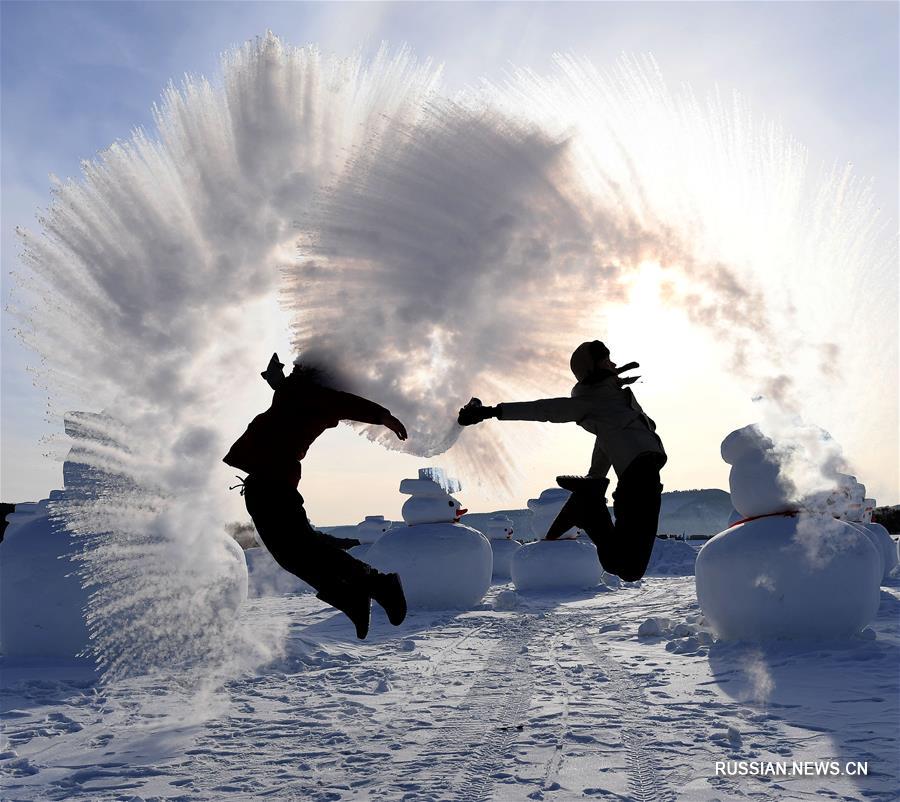 "Ледяные фейерверки" в уезде Мохэ на севере Китая 