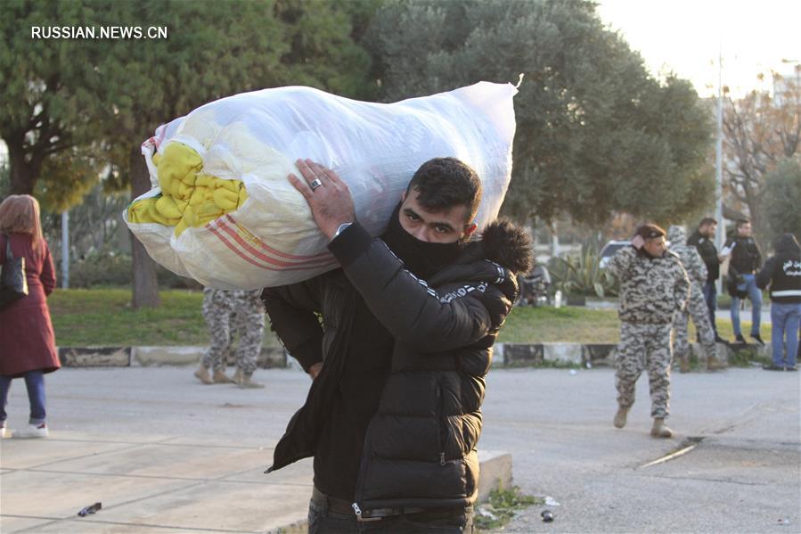 Сотни беженцев вернулись из Ливана в Сирию 