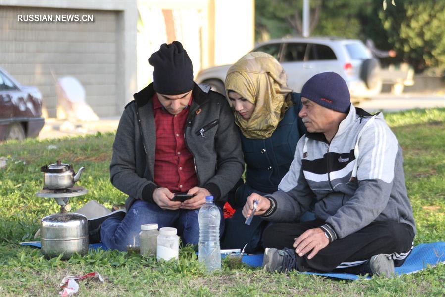 Сотни беженцев вернулись из Ливана в Сирию 