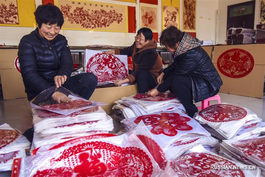 Бумажные орнаменты с символом наступающего года от мастериц из поселка Цуймяо