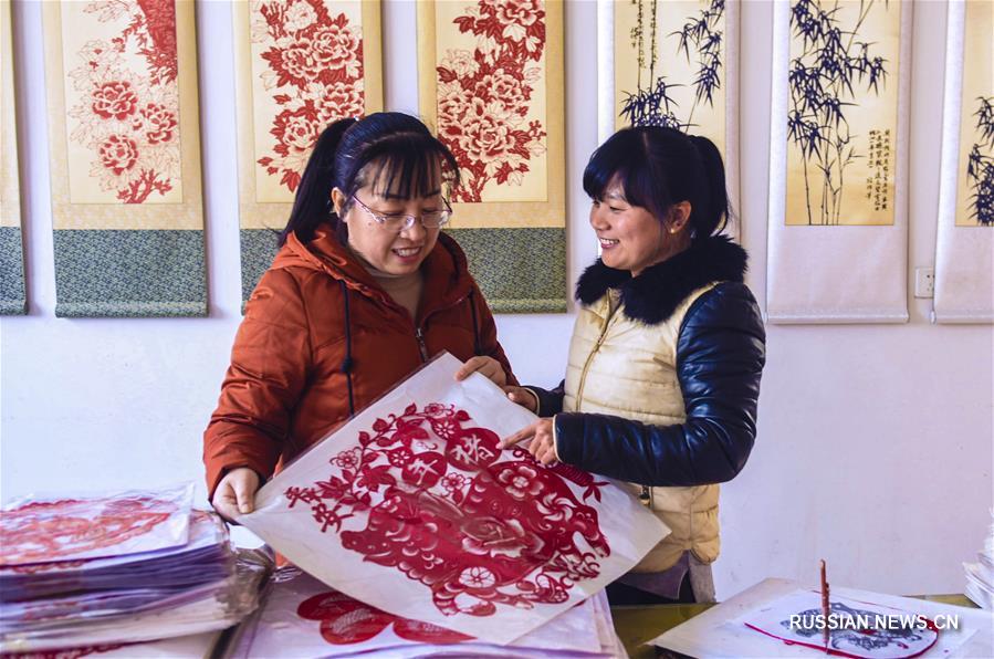 Бумажные орнаменты с символом наступающего года от мастериц из поселка Цуймяо