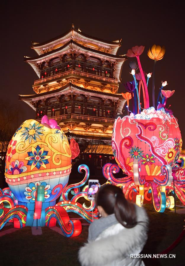 Фестивалем фонарей китайский город Сиань встречает приближающийся праздник Весны