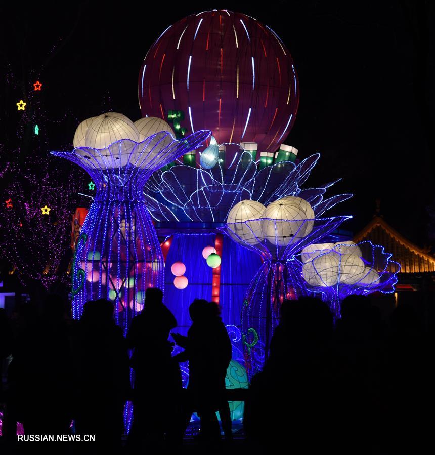 Новогодний фестиваль фонариков в городе Цзинань