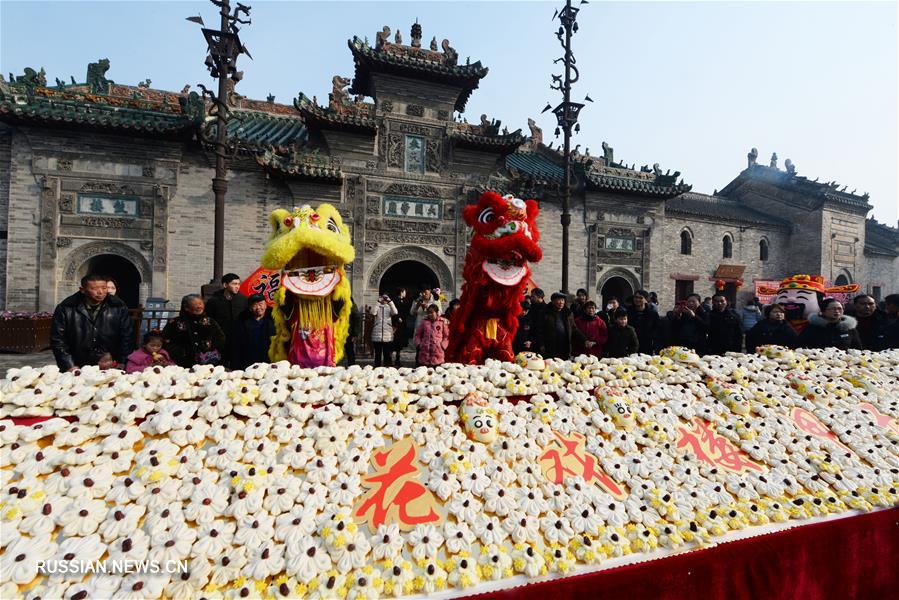 1500 новогодних хлебцев с финиками в Бочжоу