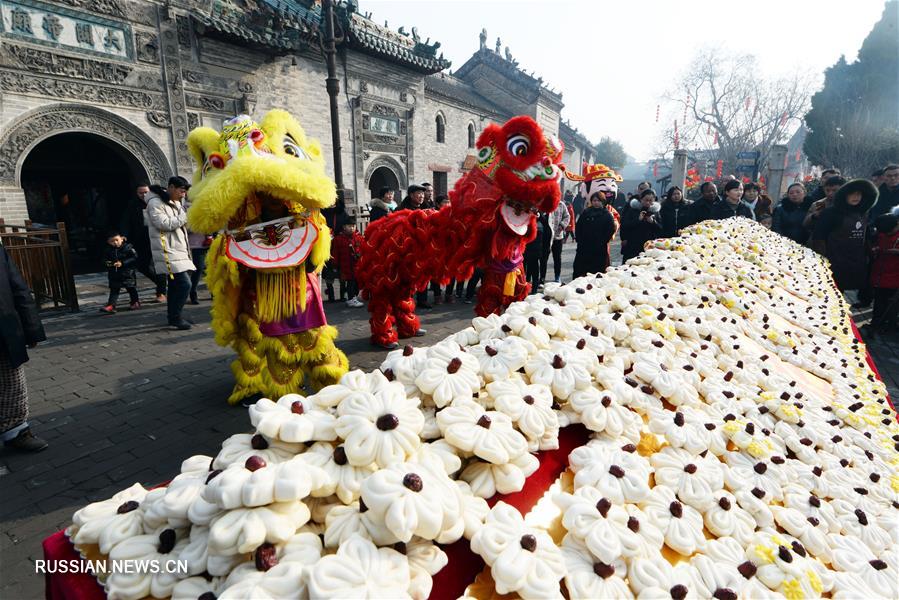 1500 новогодних хлебцев с финиками в Бочжоу