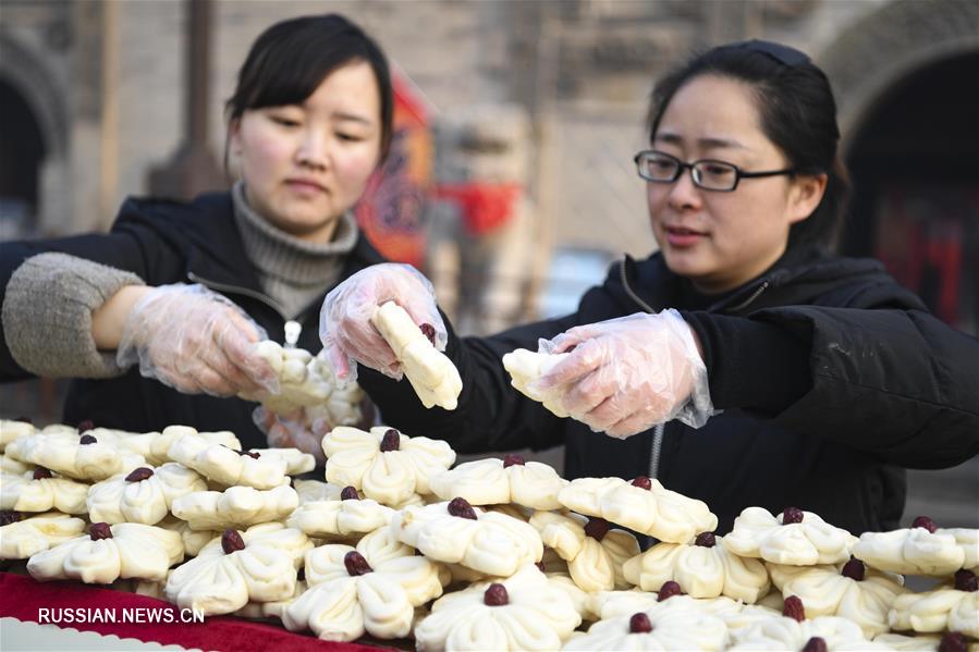 1500 новогодних хлебцев с финиками в Бочжоу