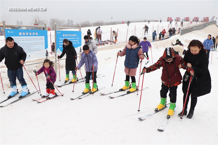 Праздник Весны отмечается на лыжных базах в китайских провинциях