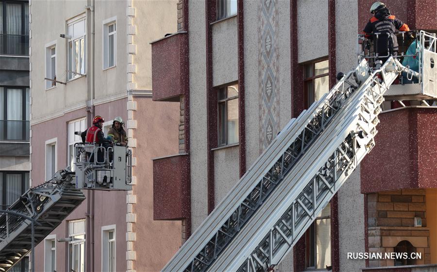 Число жертв обрушения здания в Стамбуле выросло до 21