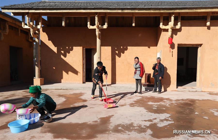 Переезд от бедности: семьи народности и из горных районов Даляншань в Сычуани получили новые дома