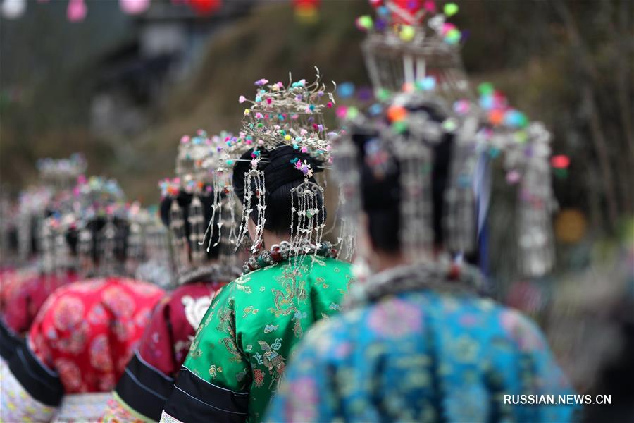 Чисянсы в честь Нового года по лунному календарю в дунской деревне Пиндин