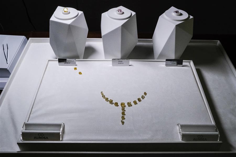 В Москве показали уникальные бриллианты