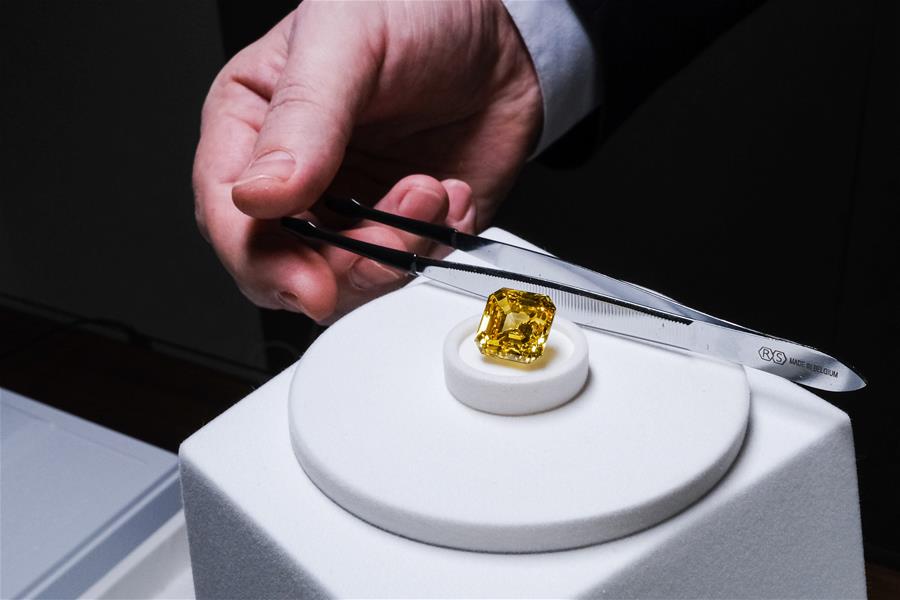 В Москве показали уникальные бриллианты