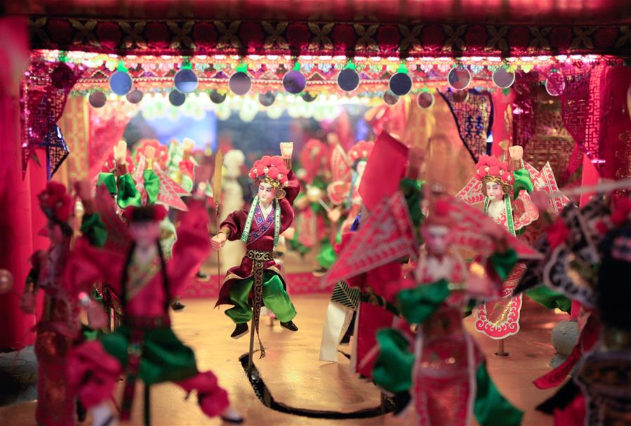 Декоративные драконы из Юэцина