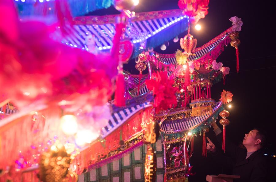 Декоративные драконы из Юэцина