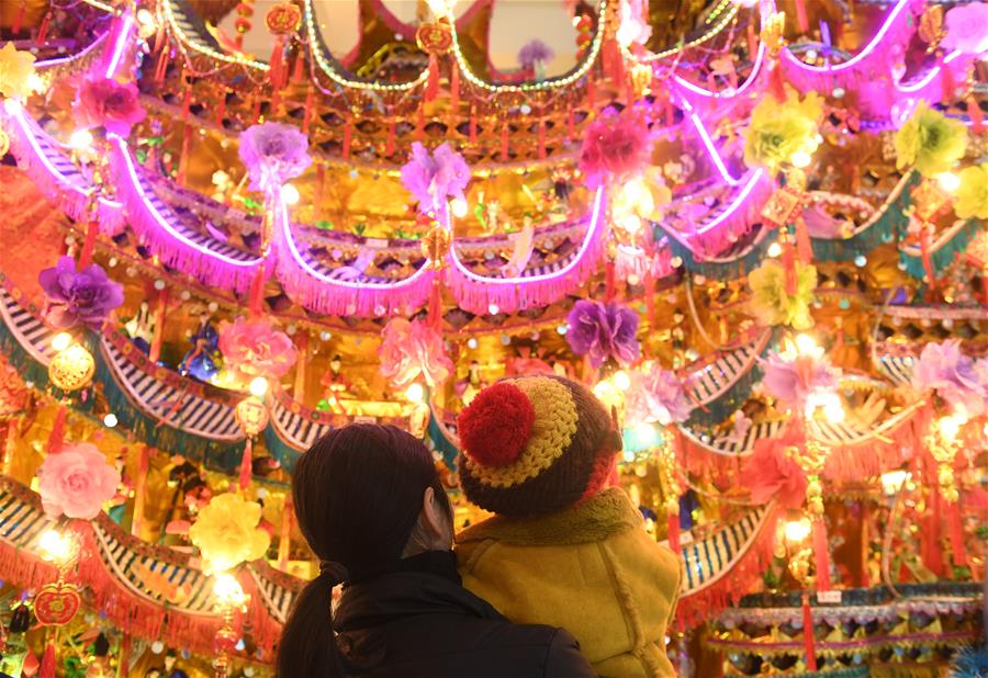 Декоративные драконы из Юэцина