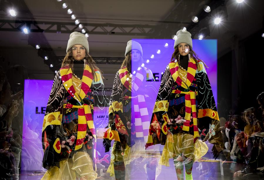 Китайский модельер представила свою коллекцию на Нью-Йоркской неделе моды