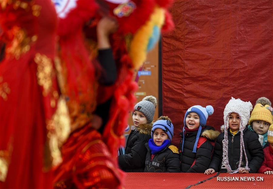 Праздник Фонарей отмечают по всему Китаю