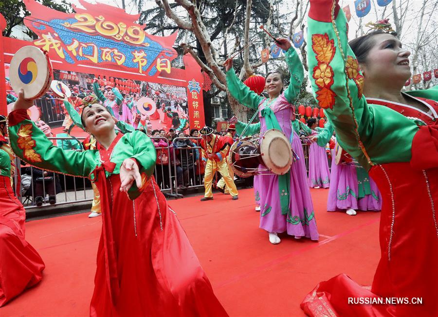 Праздник Фонарей отмечают по всему Китаю