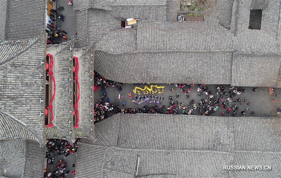 Праздник Фонарей отмечают по всему Китаю