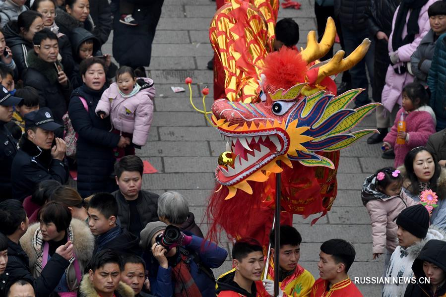 Праздник Фонарей отмечают по всему Китаю