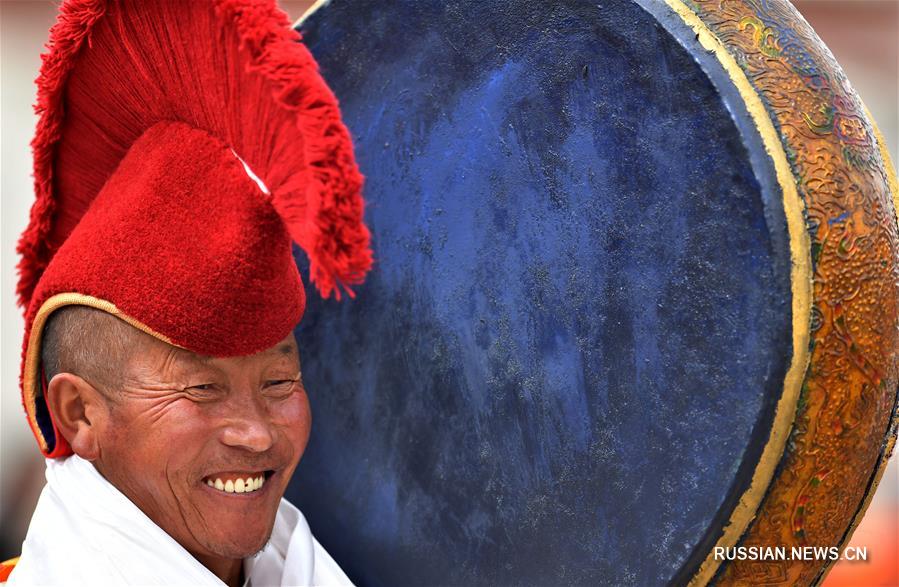 Ритуальные танцы в монастыре Гонггар Чеде