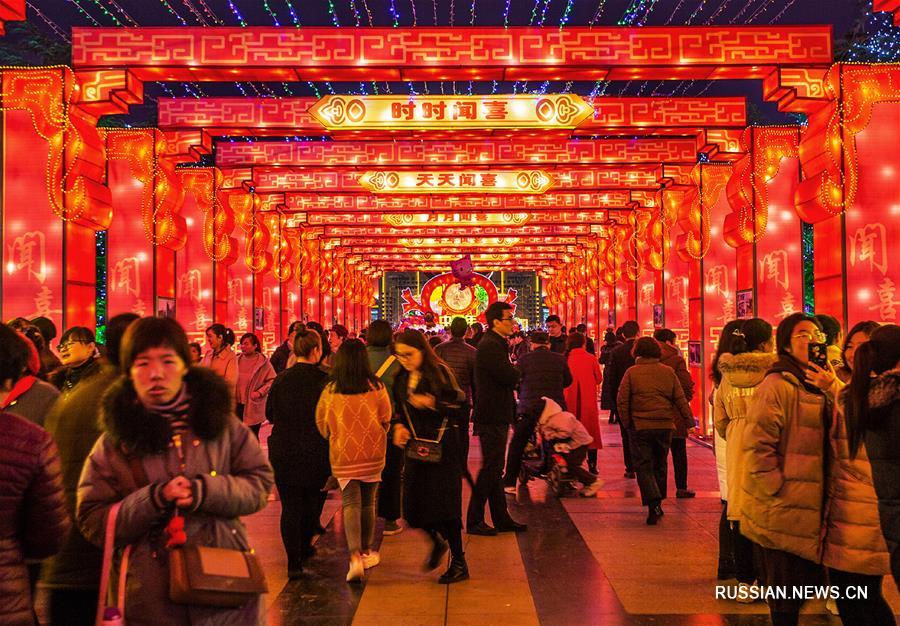 Вечерние огни на праздник Фонарей