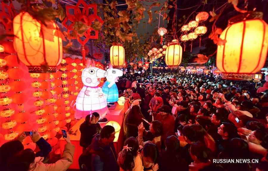 Вечерние огни на праздник Фонарей