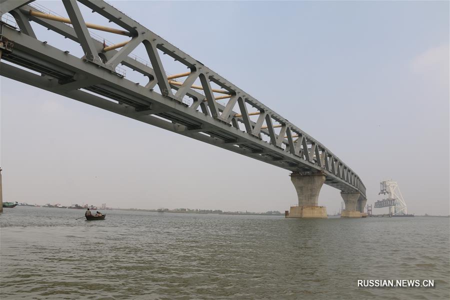 Строители установили седьмой пролет моста Падма в Бангладеш