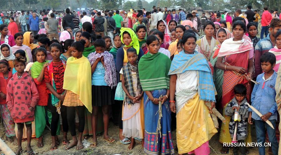 13 человек скончались в результате отравления контрафактным алкоголем в Индии