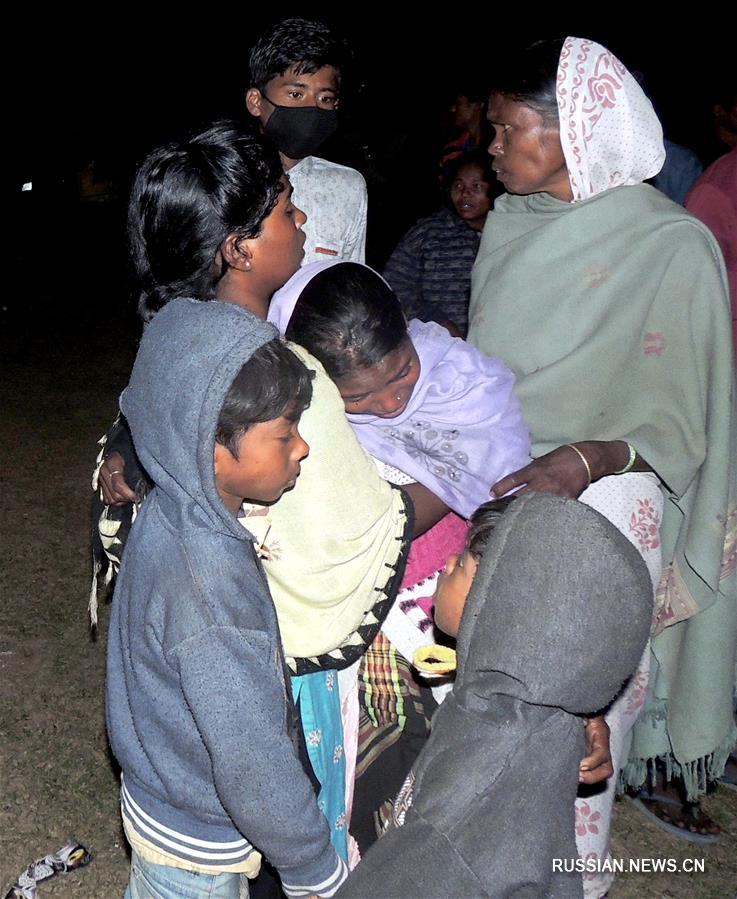 13 человек скончались в результате отравления контрафактным алкоголем в Индии