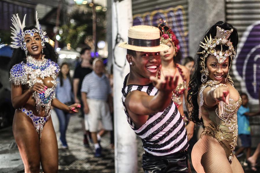В Сан-Паулу стартовал ежегодный карнавал