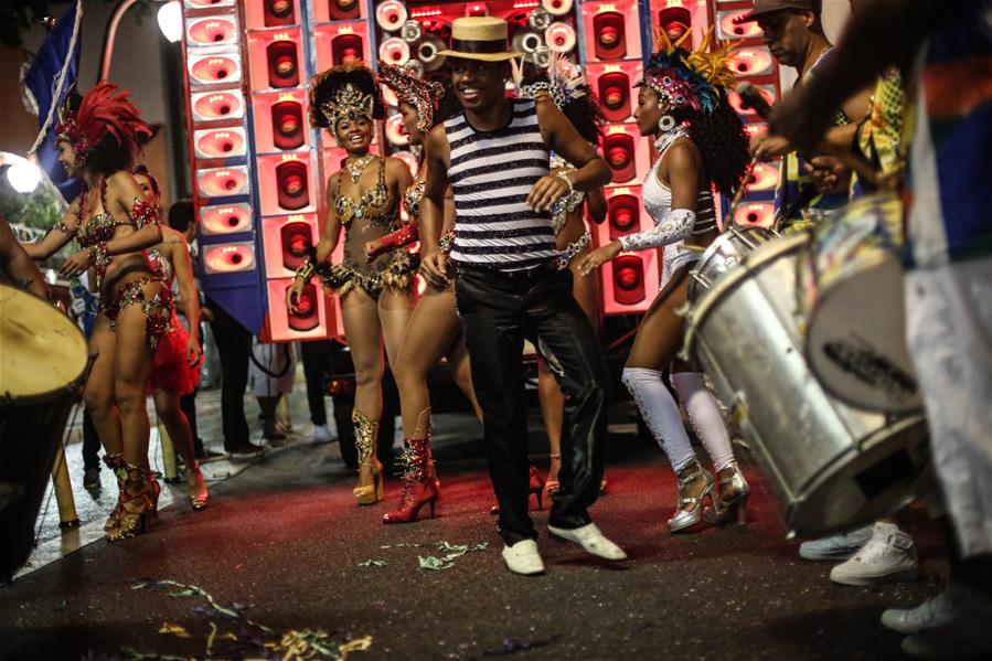 В Сан-Паулу стартовал ежегодный карнавал