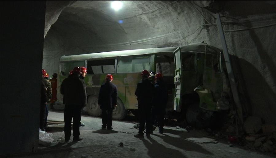 Число погибших при аварии на шахте на севере Китая возросло до 21 человека