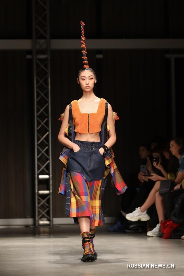 Миланская неделя моды сезона осень-зима 2019 -- Коллекция от китайского дизайнерского бренда Angel Chen