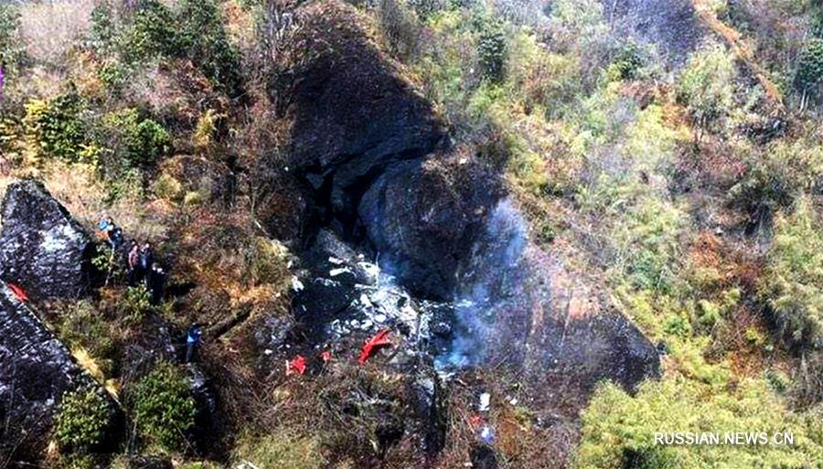 7 человек погибли при крушении вертолета в Непале, в том числе министр гражданской авиации страны