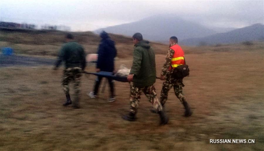 7 человек погибли при крушении вертолета в Непале, в том числе министр гражданской авиации страны