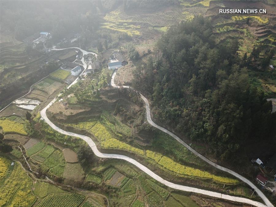 Новые дороги с твердым покрытием в провинции Гуйчжоу 
