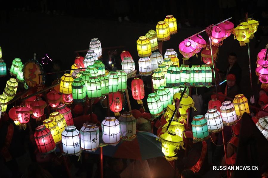 Фестиваль огней в уезде Хэнъян 