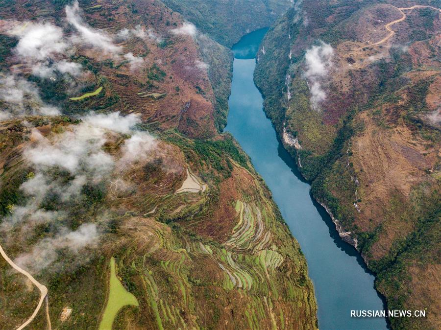 Каньон реки Ячихэ в провинции Гуйчжоу 