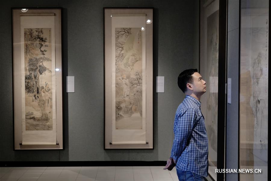 В Сянгане открылась персональная выставка китайского художника Жэнь Боняня