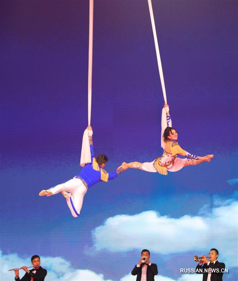 Президент Узбекистана поздравил соотечественников и зарубежных гостей с Наврузом