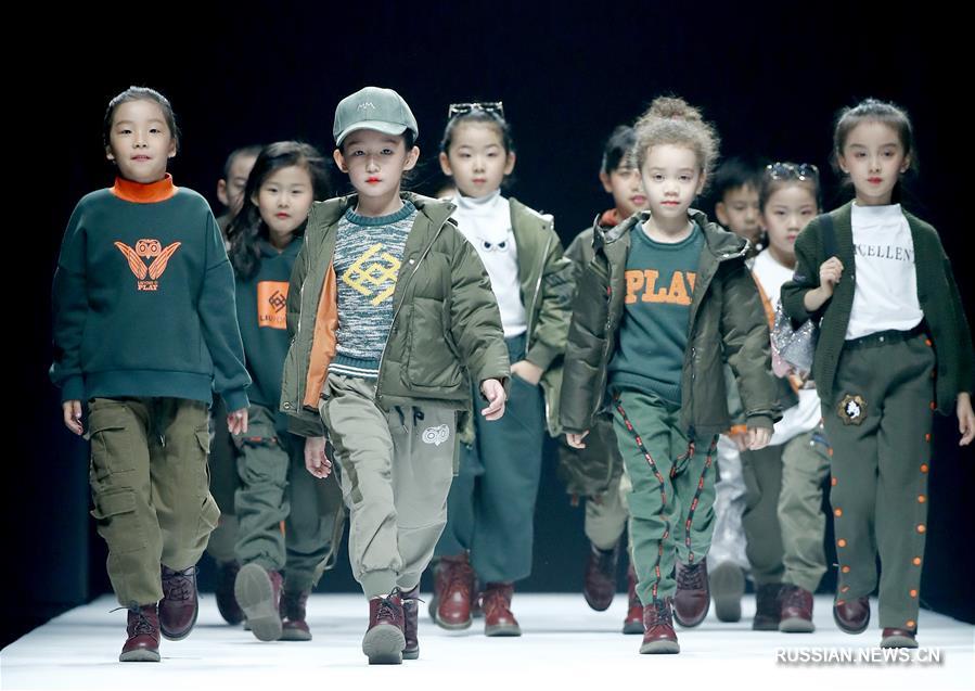 В Пекине прошел показ коллекции бренда LIUYONG