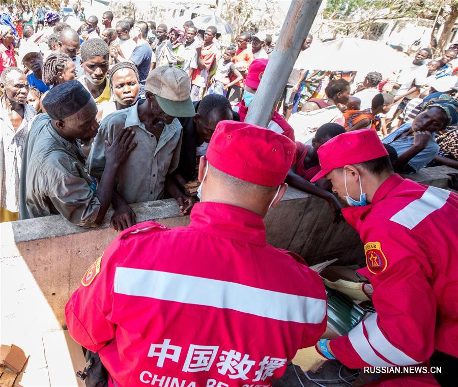 Китайские спасатели прибыли в Мозамбик, пострадавший от тропического циклона "Идай"