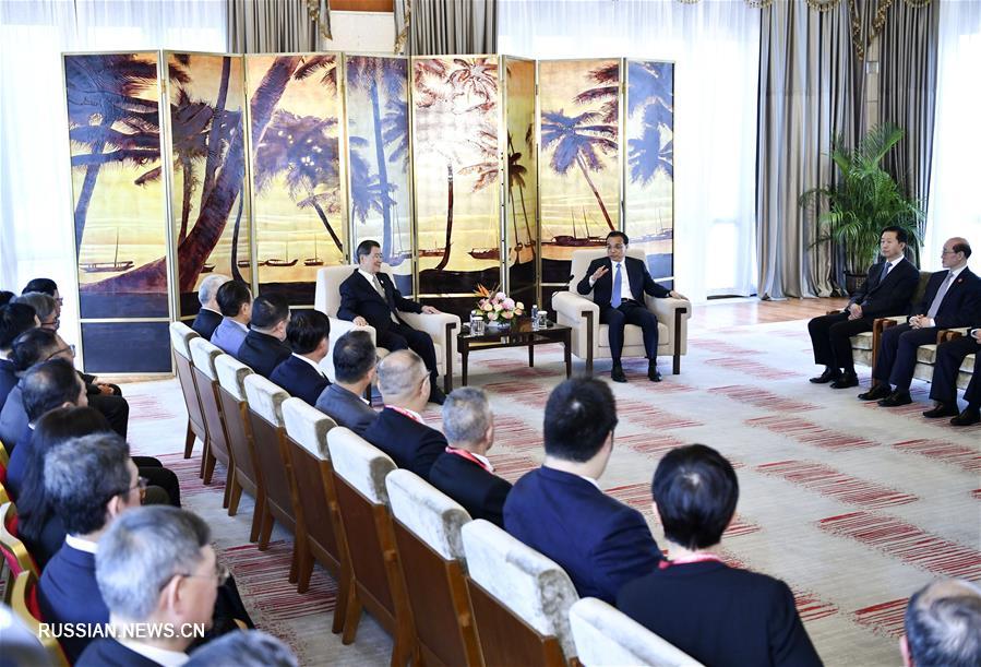 Ли Кэцян встретился с Сяо Ванчаном