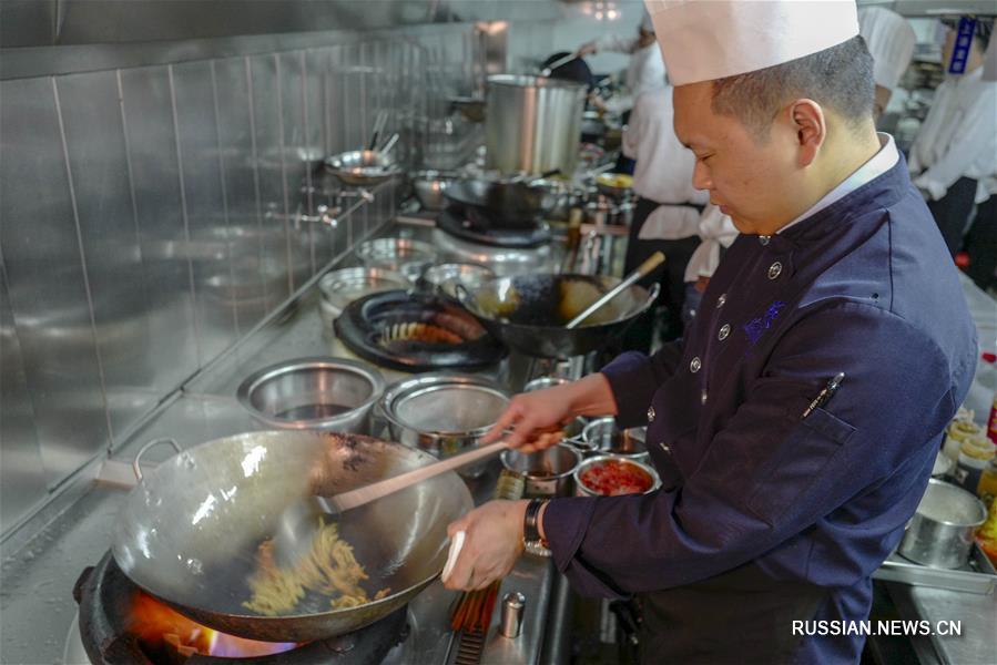 Производство квашеной овощной горчицы в Чунцине