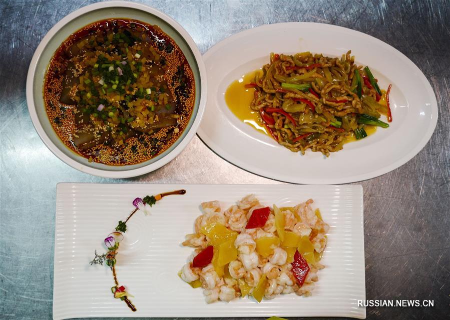 Производство квашеной овощной горчицы в Чунцине