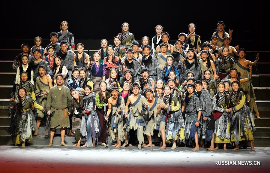 Гала-концерт в честь 60-й годовщины демократических реформ в Тибете прошел в Лхасе